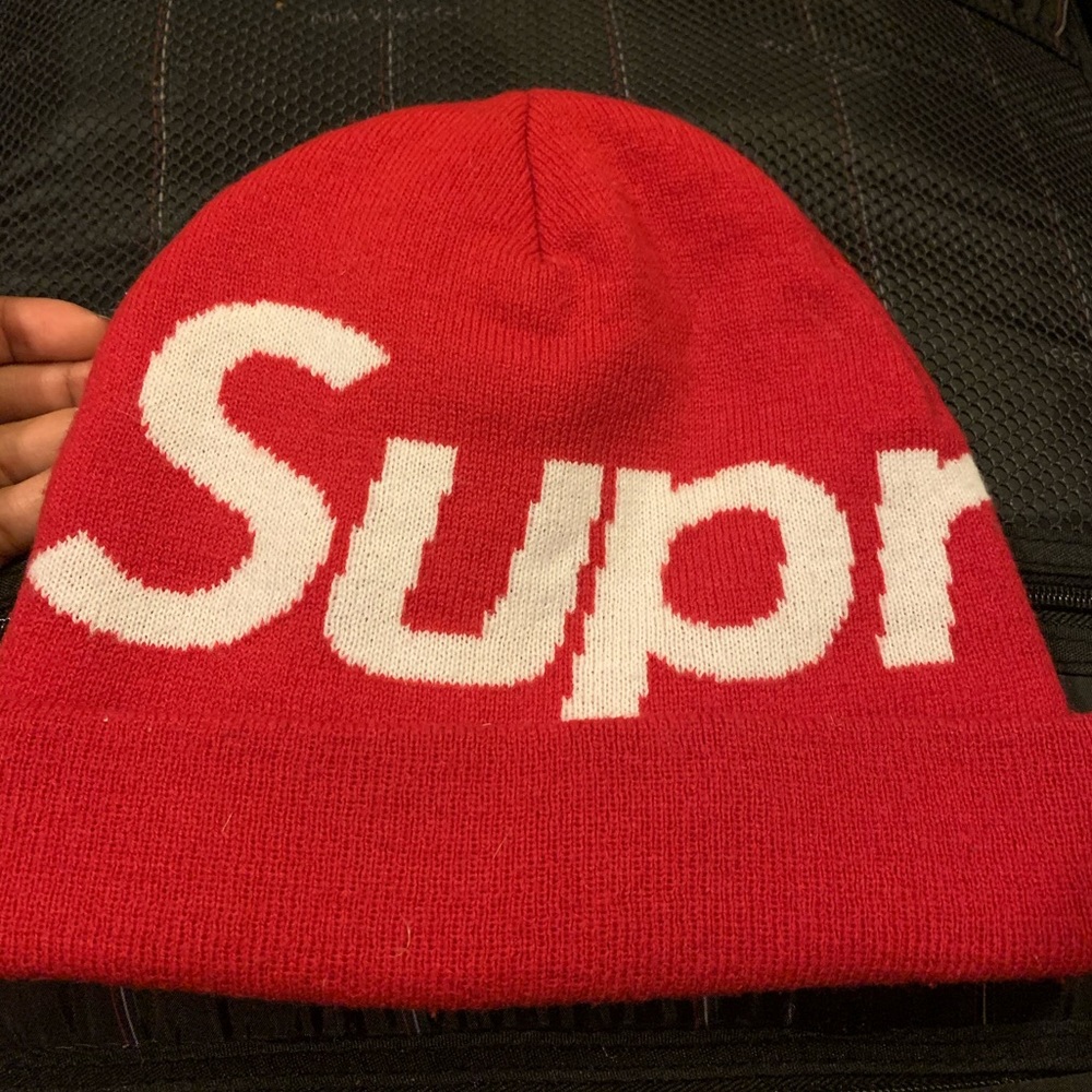 Supreme Big Logo Beanie UNISEX
